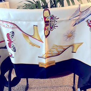Salvatore Ferragamo 100% Silk Scarf Shoes Designer Vintage Foulard + Care Tag